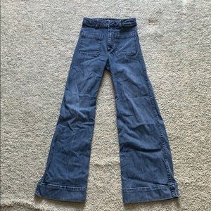 Bell bottom high waisted jeans